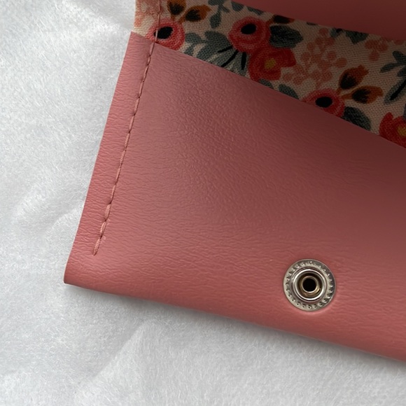 ✨SOLD✨ Rose card holder wallet - Picture 4 of 5